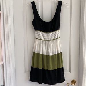 Colorblocked exposed back zipper mini dress